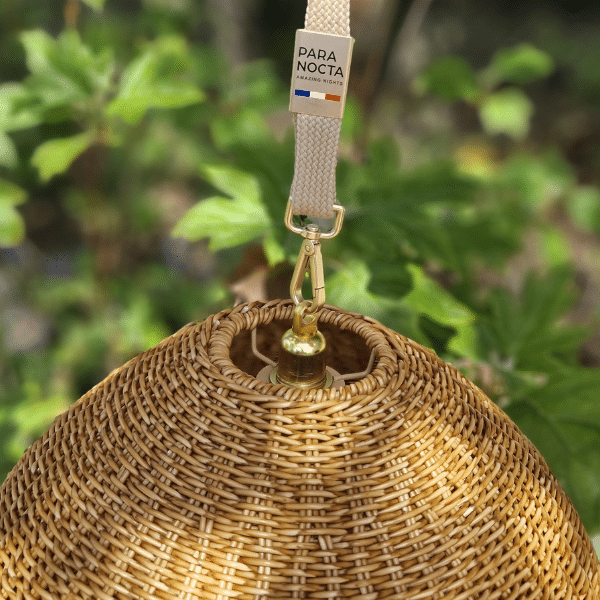 Suspension lumineuse sans fil DiviNocta polyrotin tressé naturel avec adaptateur magnétique by Paranocta Suspension lumineuse sans fil DiviNocta polyrotin tressé naturel avec adaptateur magnétique by Paranocta